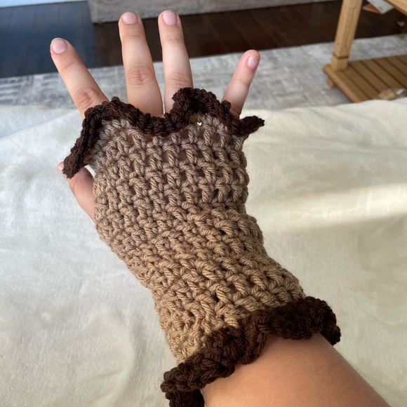 Long fingerless gloves! Made with brown acrylic yarn. Fits standard adult - Picture 1 of 3
